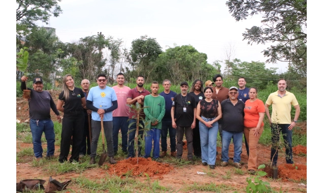 Iperó realiza plantio de cerca de 100 árvores no bairro Bela Vista