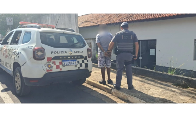 Homem é identificado após furtar fiação elétrica de comércios no Centro