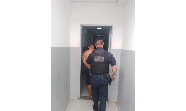GCM de Iperó intervém em briga com facas e prende homem por violência doméstica