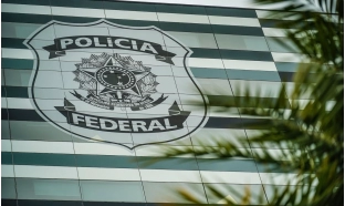 Em manifestação escrita, Flávio Bolsonaro nega ter caluniado Lula