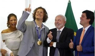 Lula recebe Lucas Pinheiro, medalha de ouro nos Jogos de Inverno