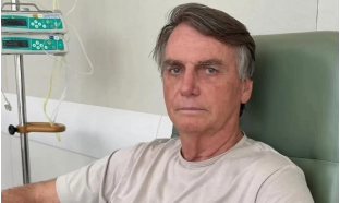 Jair Bolsonaro tem alta após três semanas internado em Brasília
