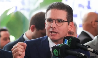 Hugo Motta critica sanções estrangeiras a membros dos Três Poderes