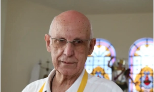 Igreja manda padre Júlio deixar de transmitir missas na internet