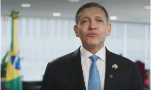 TSE nega acusação de Flávio sobre expulsão de fiscais de sala-cofre