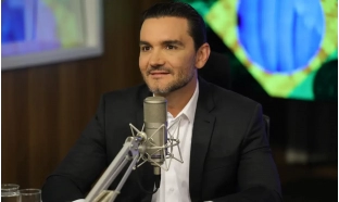 União Brasil decide expulsar ministro Celso Sabino da legenda