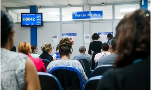 Fila de espera por atendimento do INSS é zerada em agosto