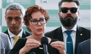 Zambelli deve ficar presa em Brasília se for extraditada pela Itália