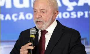 Lula inicia radioterapia após retirada de lesão no couro cabeludo