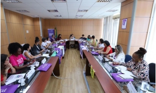 Fim da escala 6x1: proposta pode aliviar dupla jornada das mulheres