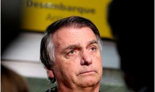 Bolsonaro deve ser internado amanhã para realizar cirurgia