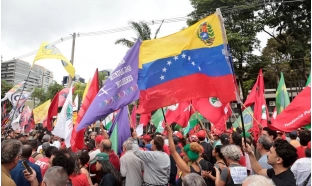 Protesto em SP pede soltura de Maduro e autonomia da Venezuela
