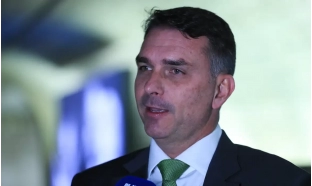Flávio confirma encontro com Vorcaro após banqueiro ter sido preso