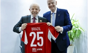 Lula convida presidente da Fifa para conhecer Universidade do Esporte