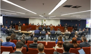 Bolsonaro nega que Marinha tenha colocado tropas à disposição do golpe