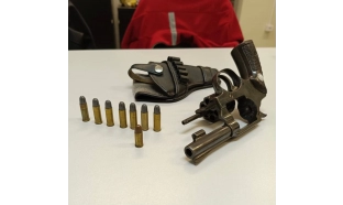 Polícia Civil de Mairinque prende homem com arma de fogo durante investigação de violência doméstica