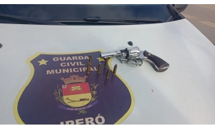 Homem é detido com arma de fogo após ameaça em frente à escola em George Oetterer